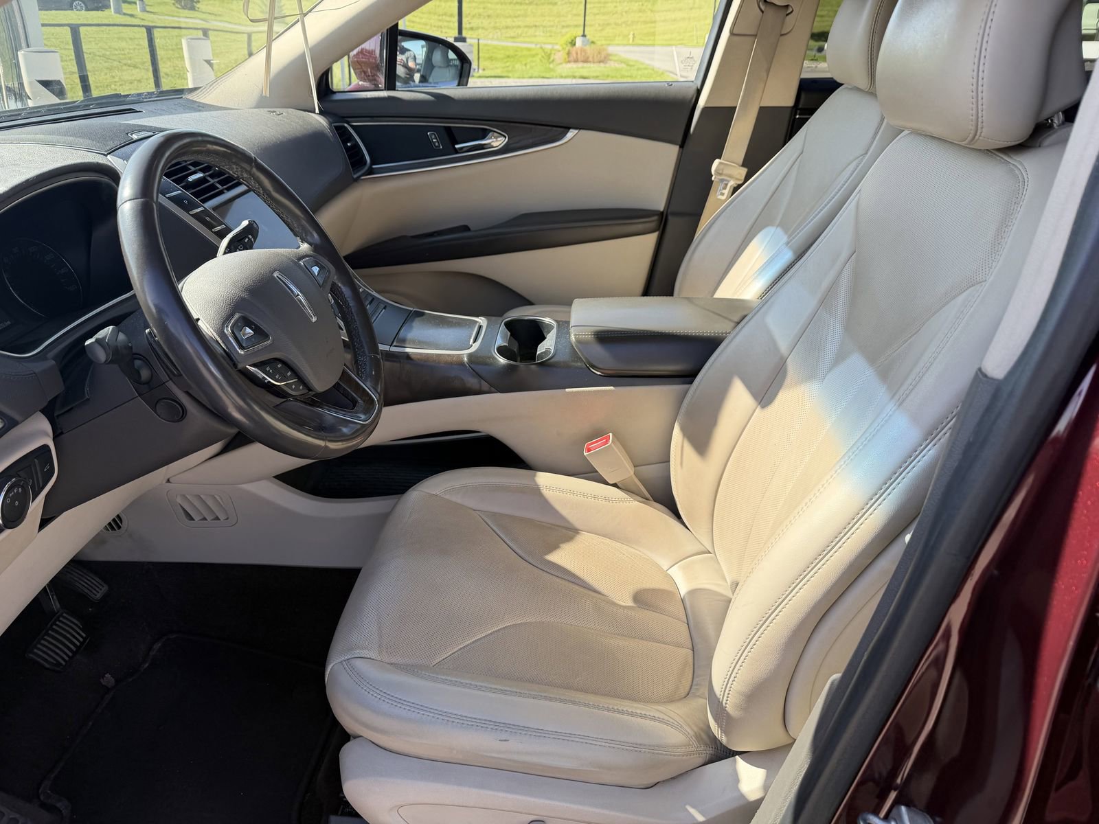 Used 2017 Lincoln MKX Reserve w/ Lincoln MKX Climate Package AWD/4WD image 7