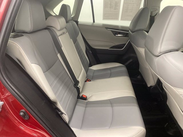 Used 2019 Toyota RAV4 XLE Premium w/ Cold Weather Package AWD/4WD image 32