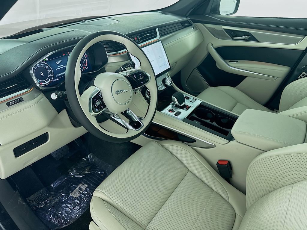 New 2026 Jaguar F-PACE R-Dynamic S image 9