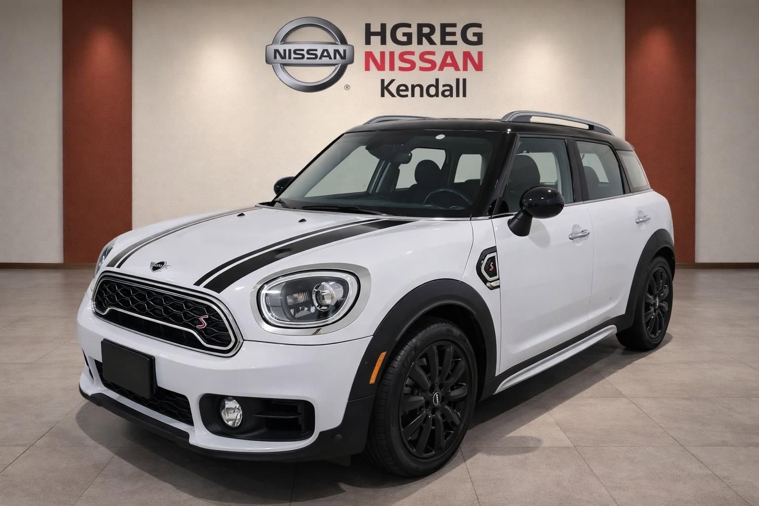 Used 2017 MINI Cooper Countryman S FWD image 3