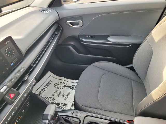 Used 2025 Kia K4 LX image 11