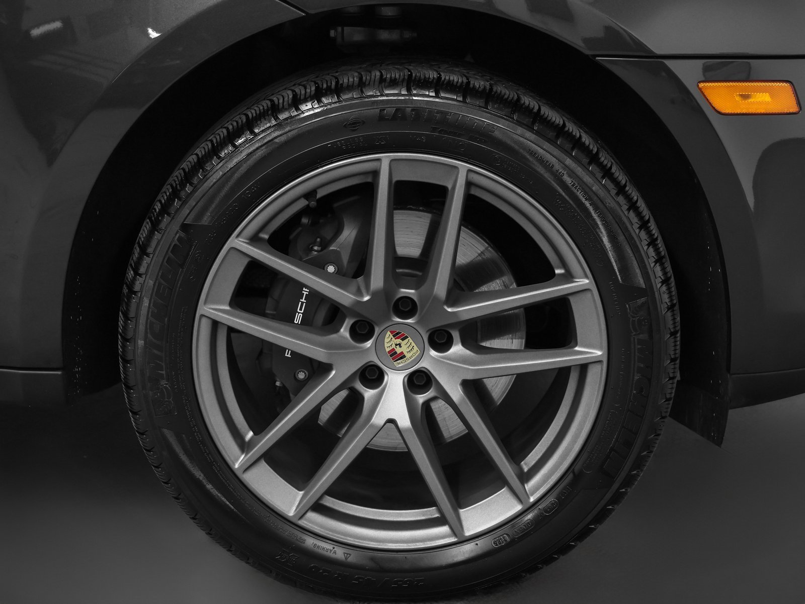 Used 2025 Porsche Macan image 16