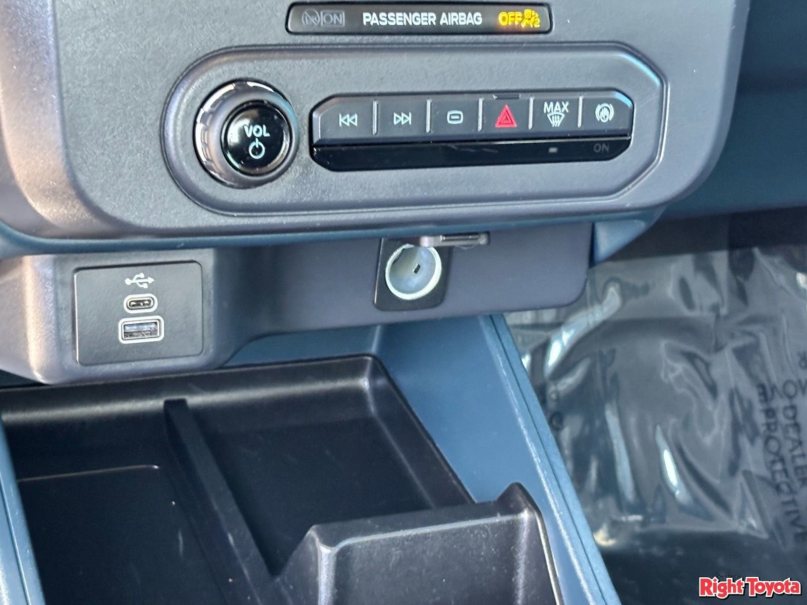 Used 2025 Ford Maverick XL w/ Equipment Group 102A AWD/4WD image 29