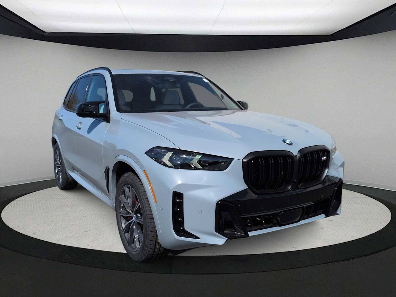 New 2026 BMW X5 M60i w/ Executive Package image 2