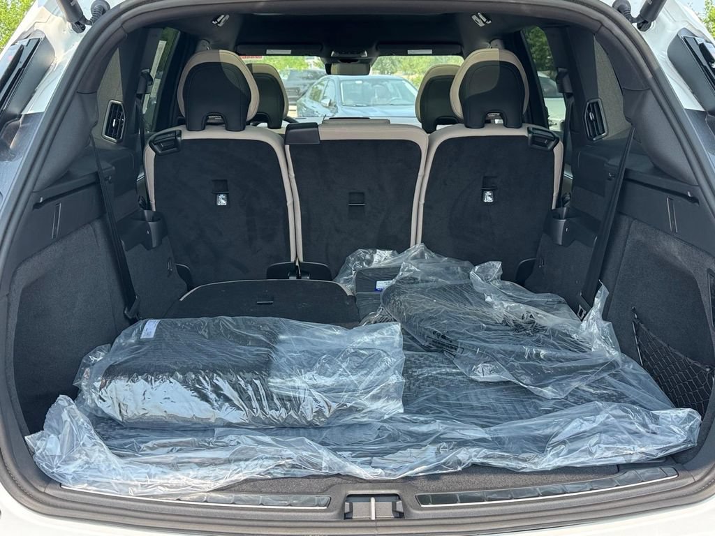 New 2025 Volvo EX90 Plus AWD/4WD image 5