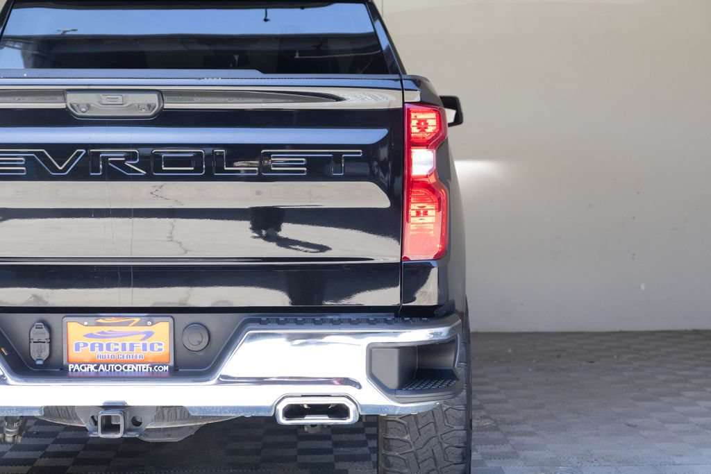 Used 2022 Chevrolet Silverado 1500 LT w/ Z71 Off-Road Package AWD/4WD image 14