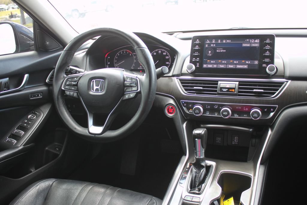 Used 2018 Honda Accord Touring image 11