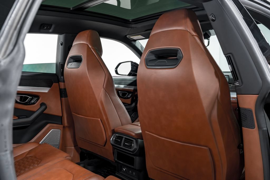 Used 2022 Lamborghini Urus AWD/4WD image 34