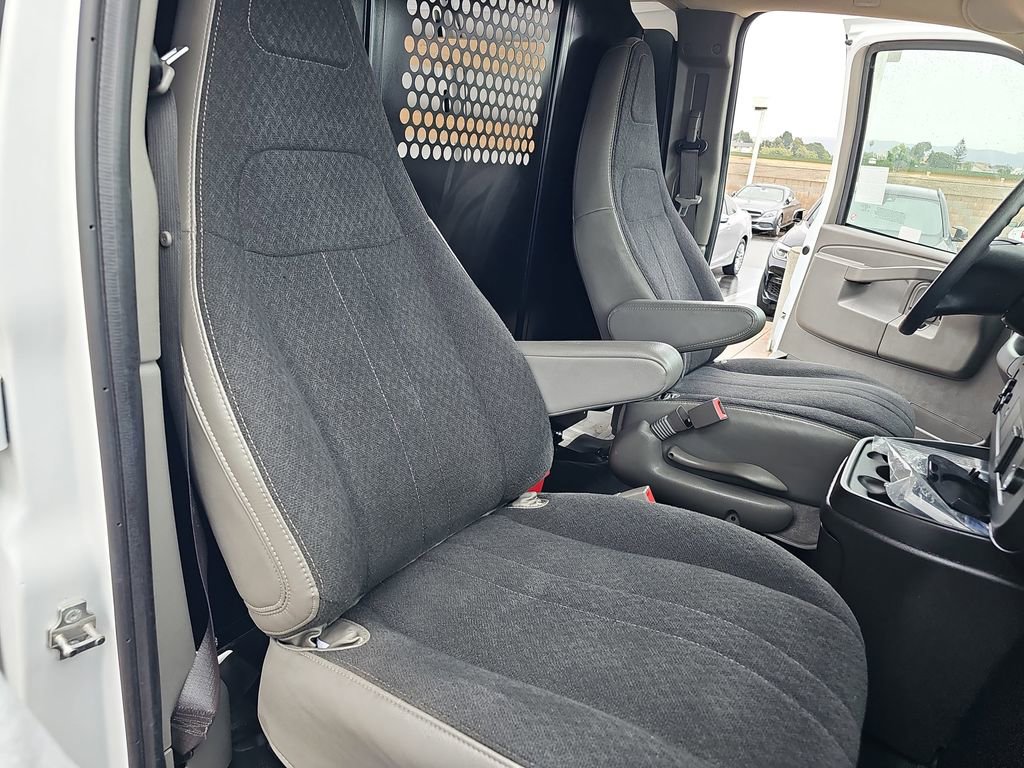 Used 2024 Chevrolet Express 2500 w/ Driver Convenience Package image 11