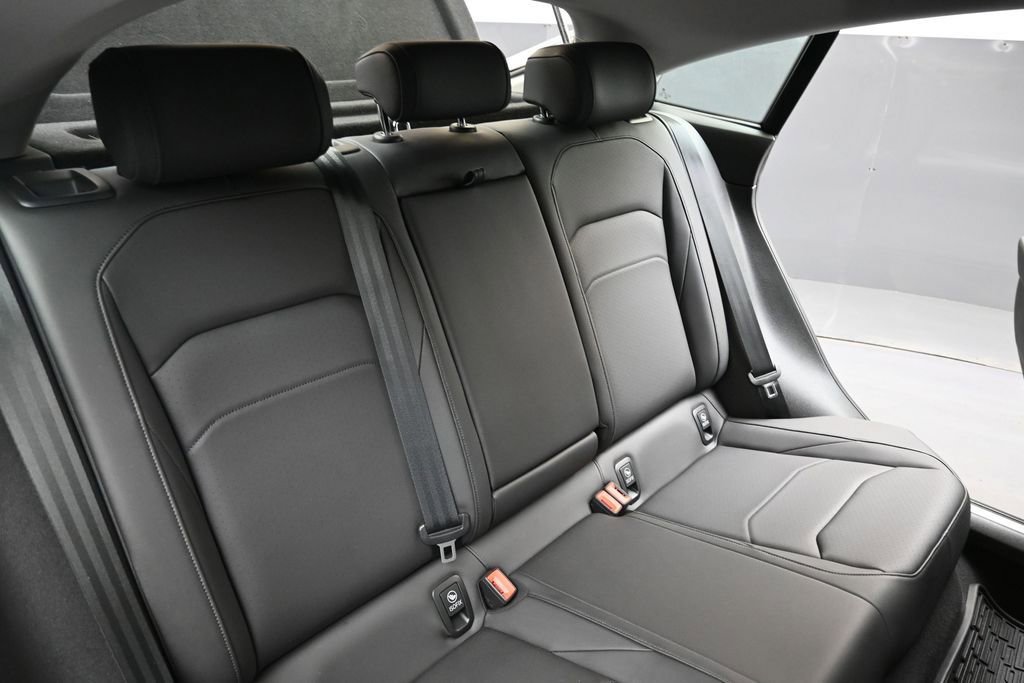 Used 2019 Volkswagen Arteon SE FWD image 16
