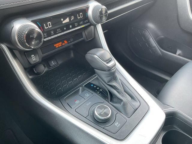 Used 2021 Toyota RAV4 XLE Premium AWD/4WD image 31