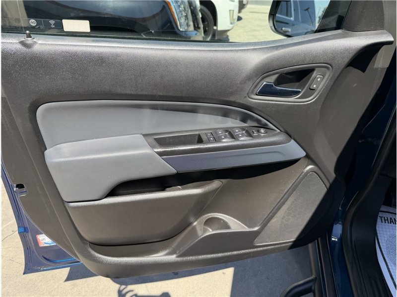Used 2019 Chevrolet Colorado Z71 AWD/4WD image 16
