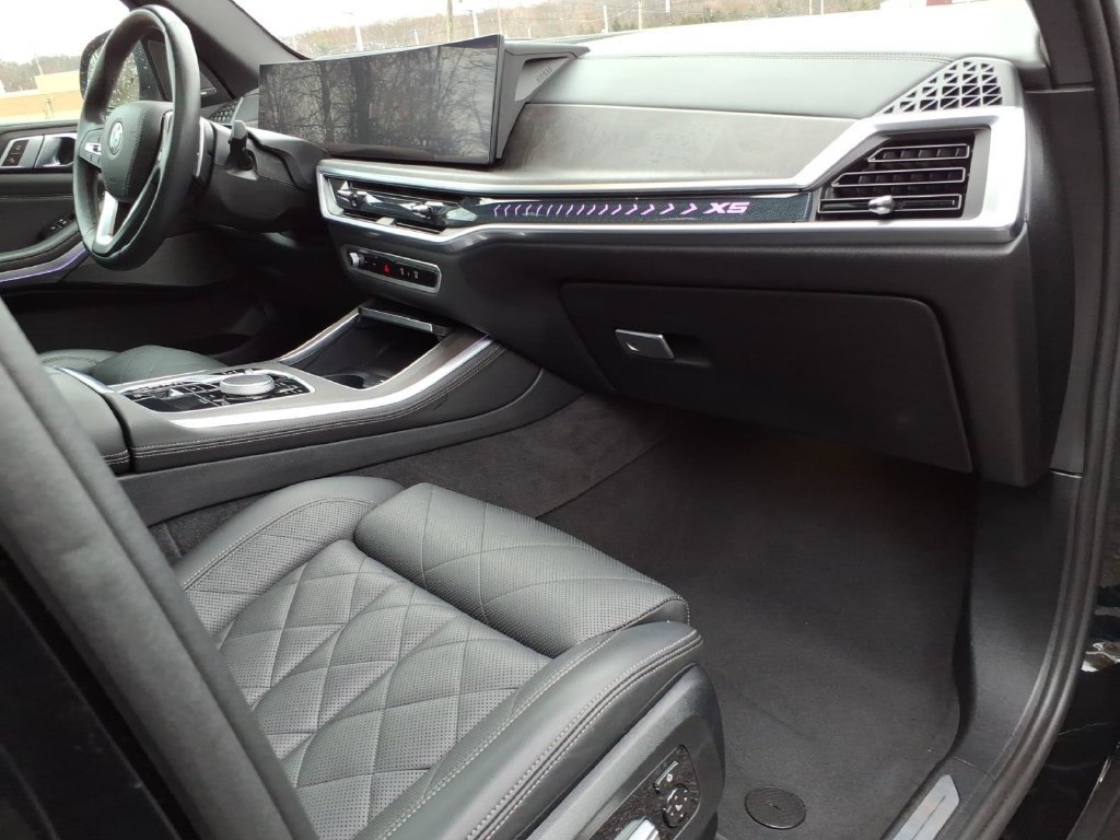 Used 2025 BMW X5 xDrive40i AWD/4WD image 11