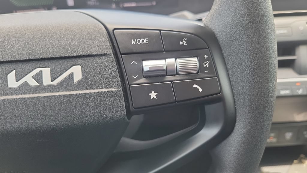 Used 2025 Kia K4 FWD image 20