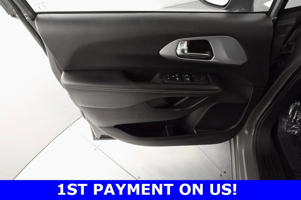 Used 2020 Chrysler Pacifica Touring w/ S Appearance Package image 20