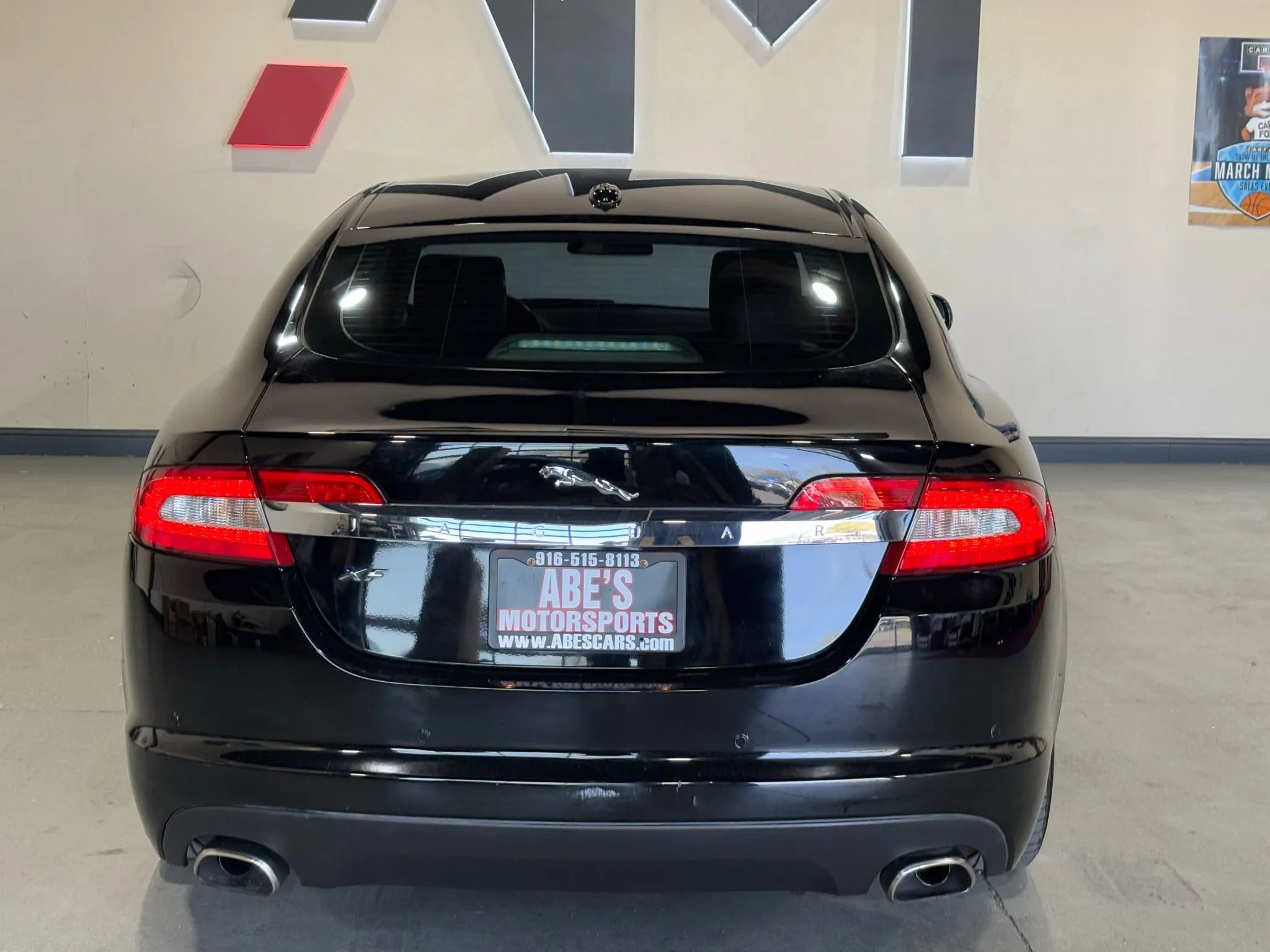 Used 2011 Jaguar XF RWD image 8
