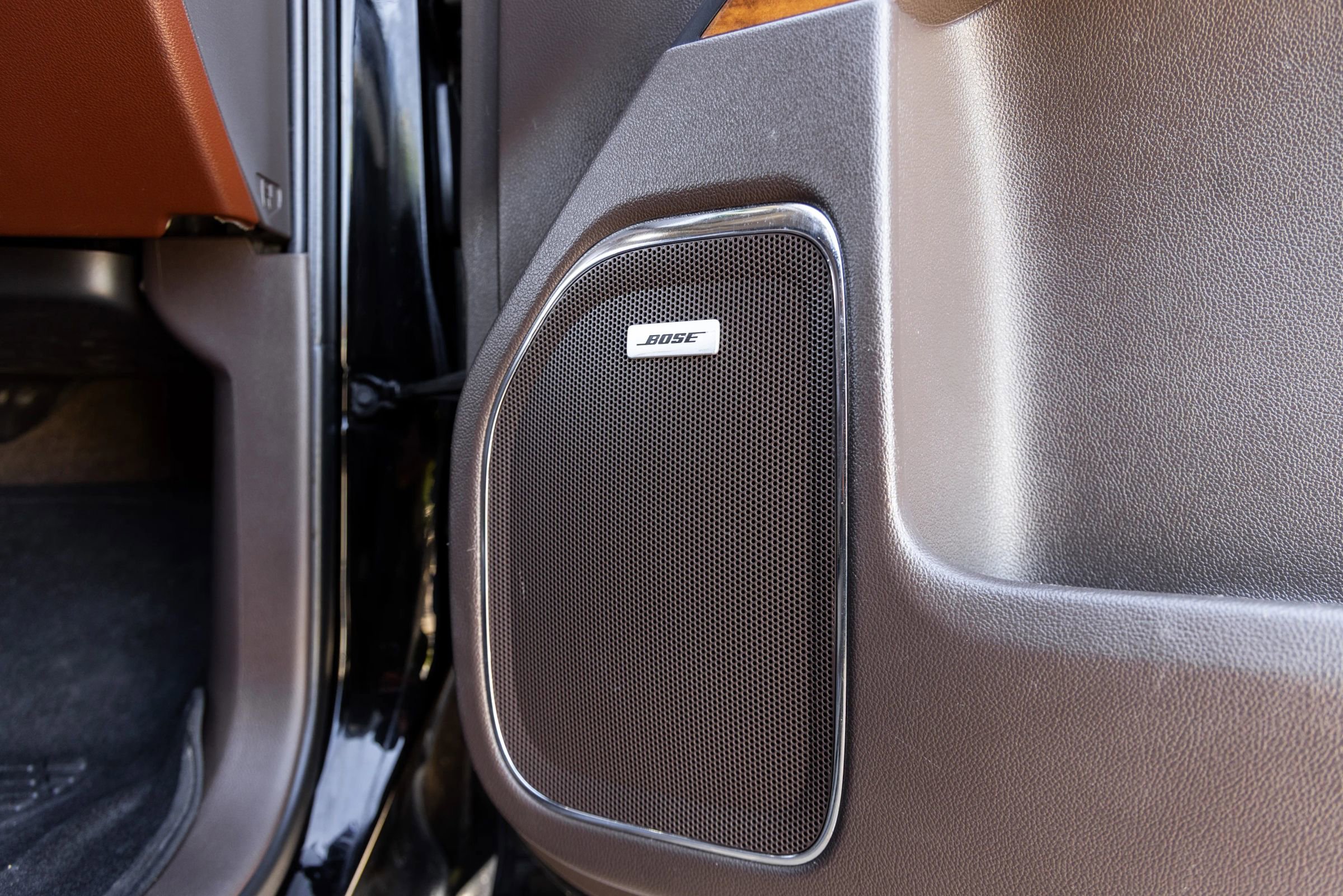 Used 2015 Chevrolet Silverado 1500 High Country image 34