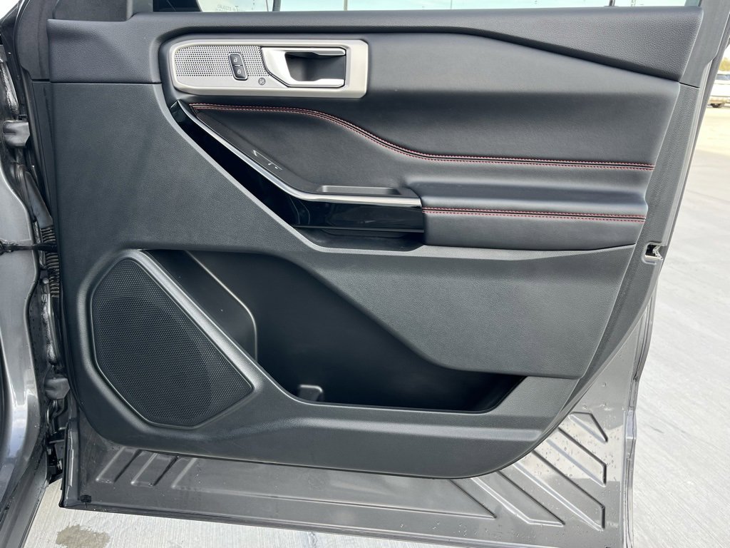 Used 2023 Ford Explorer ST-Line w/ Class IV Trailer Tow Package image 23