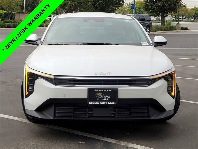 New 2025 Kia K4 LXS image 2