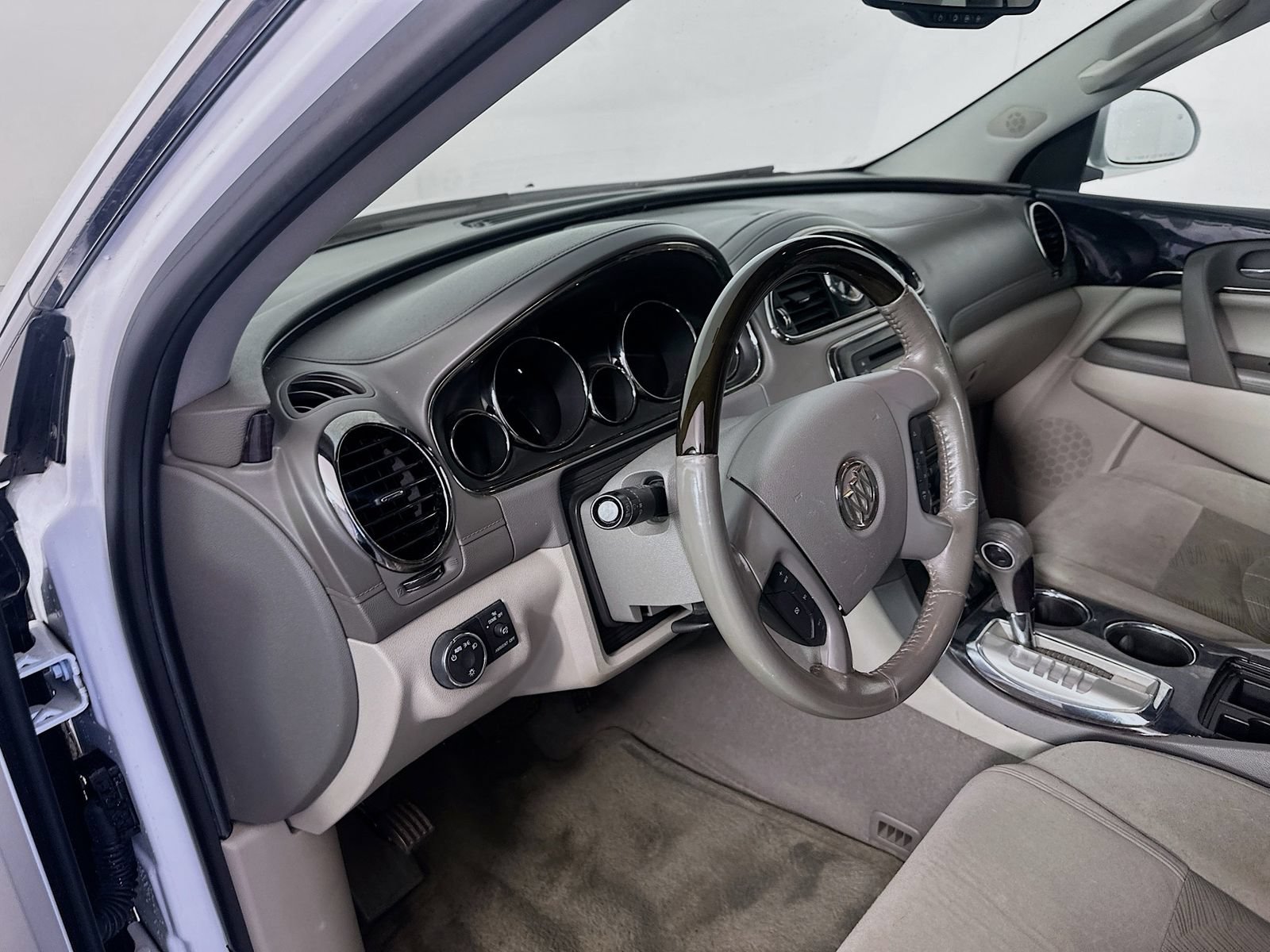 Used 2017 Buick Enclave Convenience FWD image 9