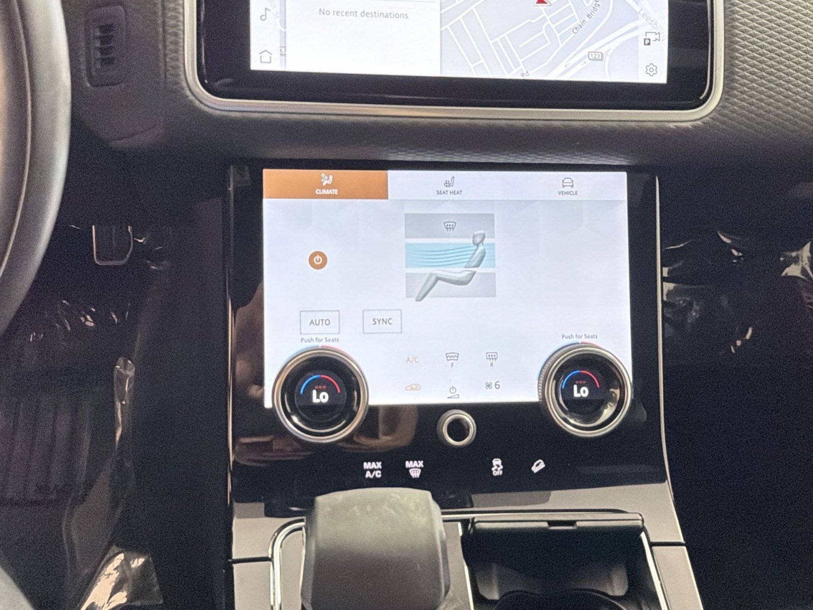 Used 2023 Land Rover Range Rover Velar R-Dynamic S image 21