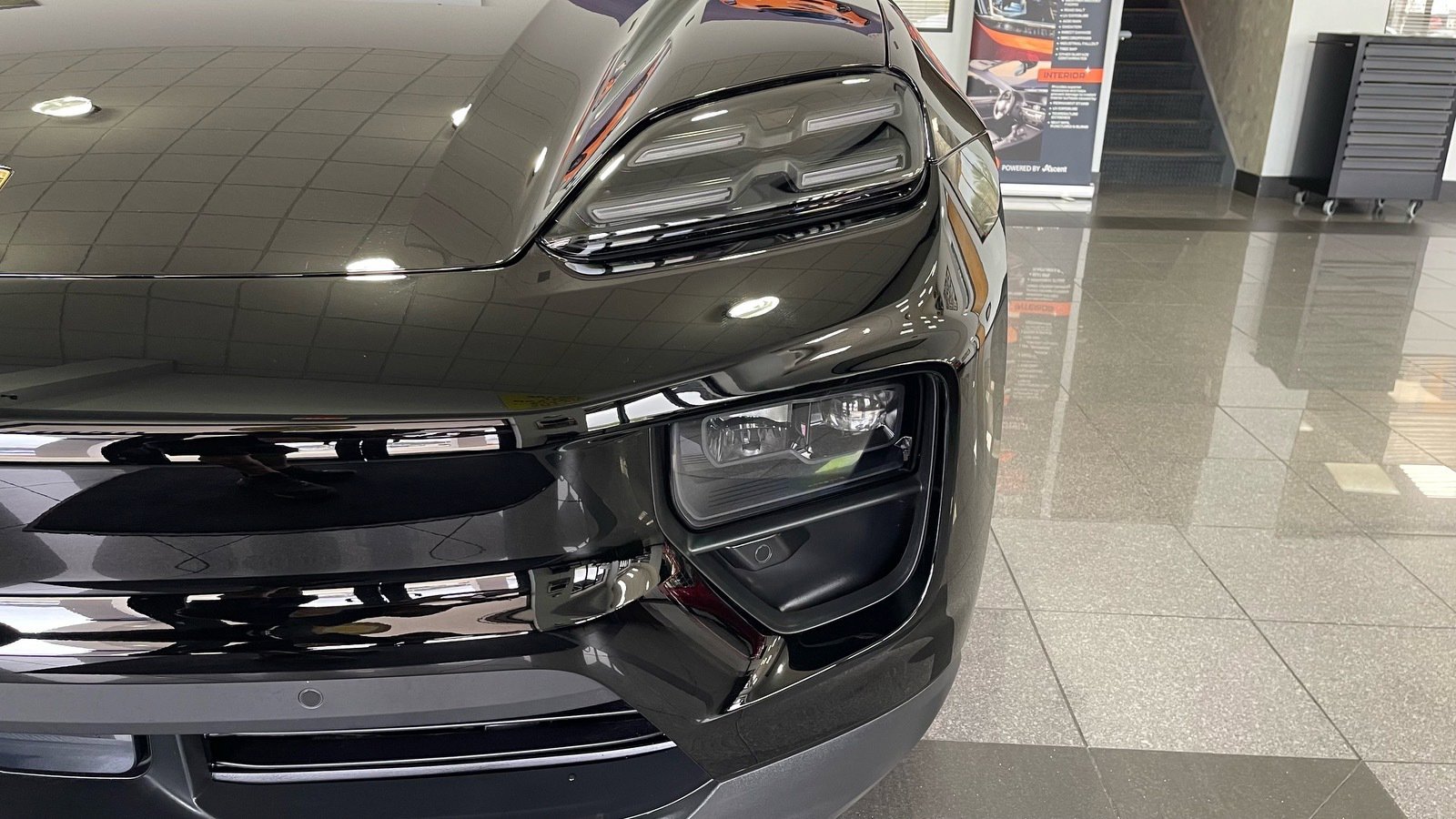 Used 2025 Porsche Macan Electric image 10