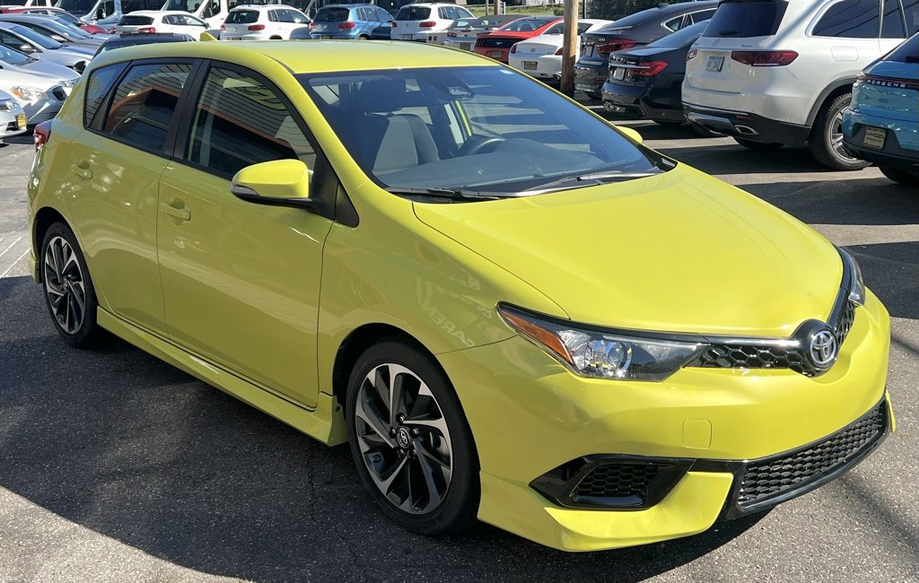 Used 2018 Toyota Corolla iM image 7