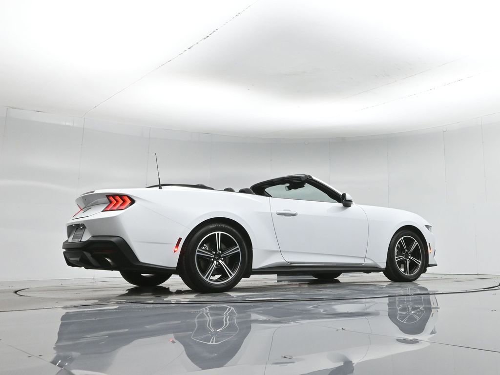 Used 2024 Ford Mustang EcoBoost image 49