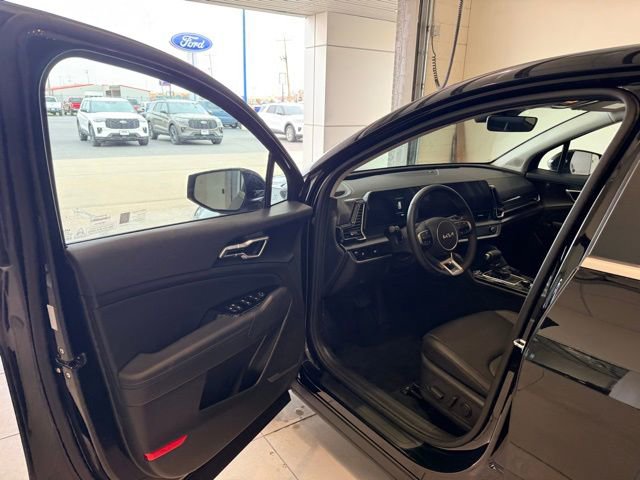 Used 2025 Kia Sportage EX image 9