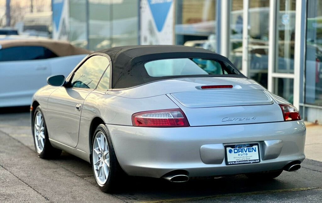 Used 2004 Porsche 911 Carrera image 25