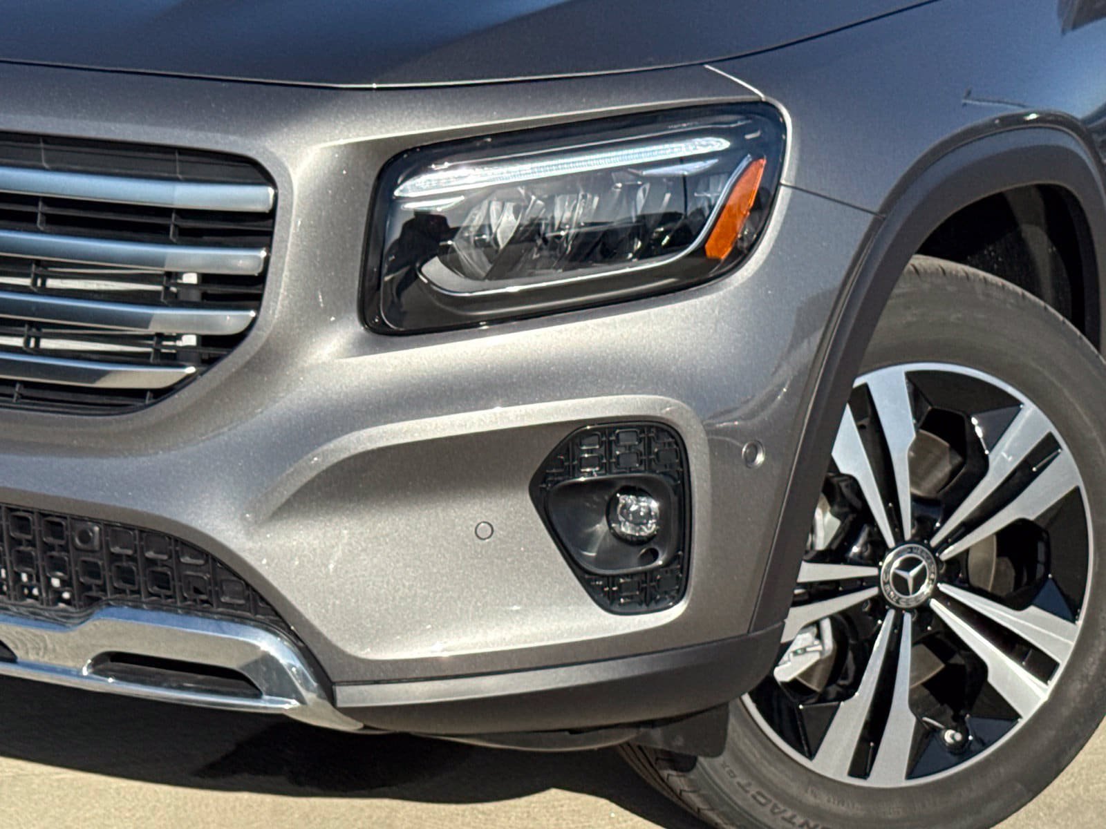 New 2026 Mercedes-Benz GLB 250 4MATIC image 3