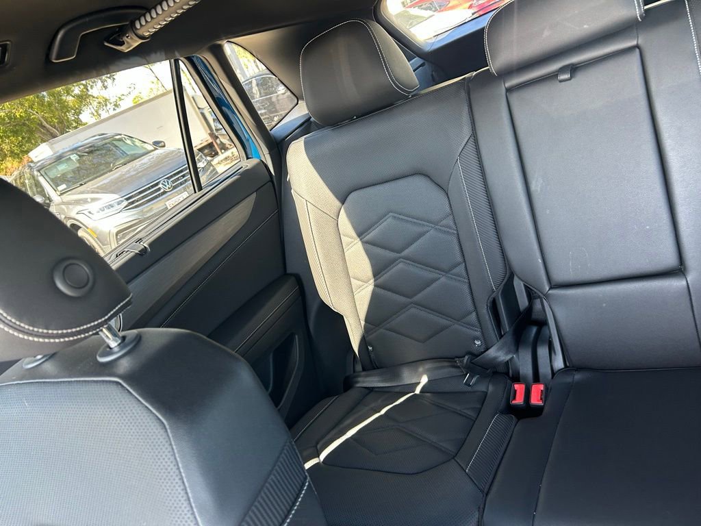 Used 2025 Volkswagen Atlas Cross Sport SE w/ Panoramic Sunroof Package image 12