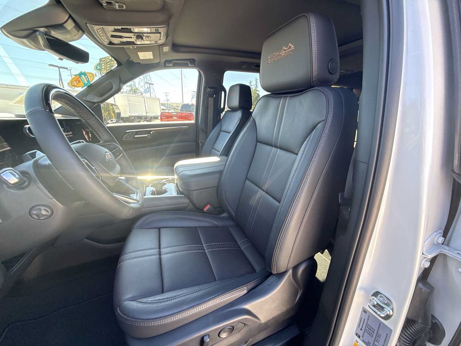 Certified 2025 Chevrolet Tahoe High Country AWD/4WD image 19