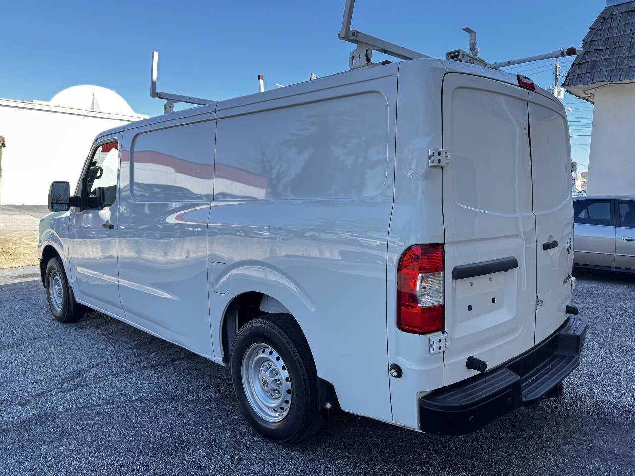 Used 2018 Nissan NV 2500 SV image 8