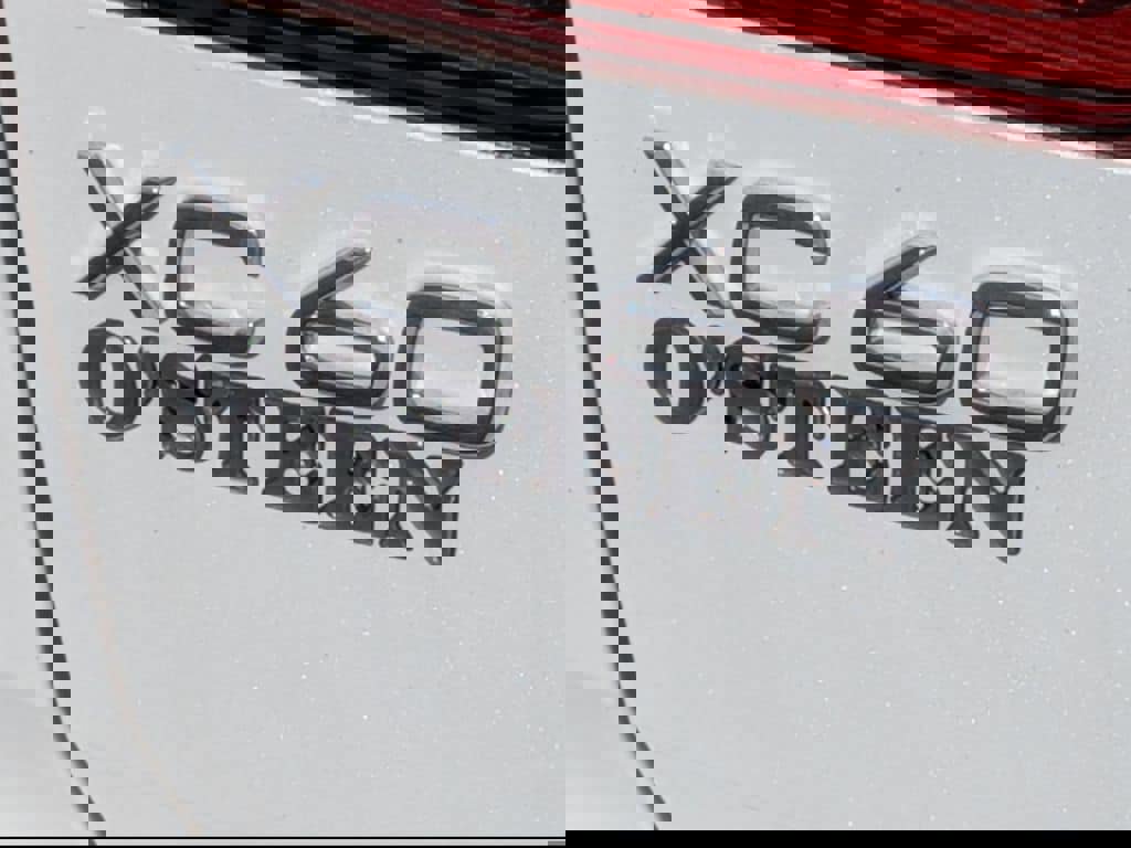 New 2024 Volvo XC60 T8 Plus w/ Protection Package Premier image 19