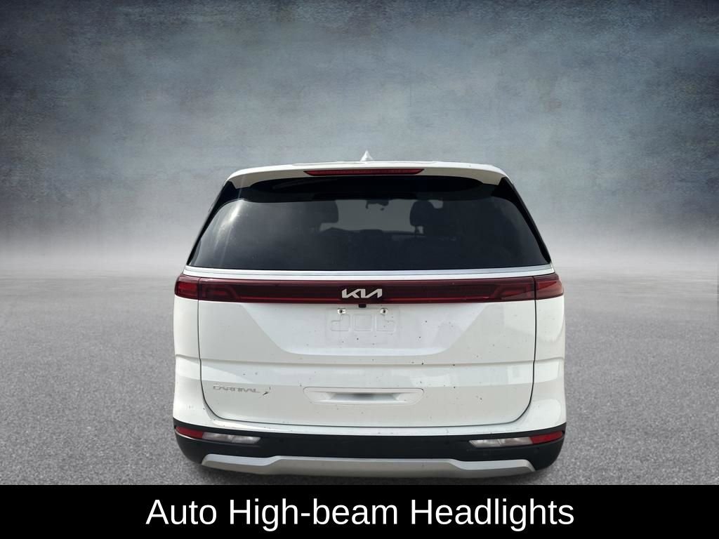 Used 2024 Kia Carnival LX image 5