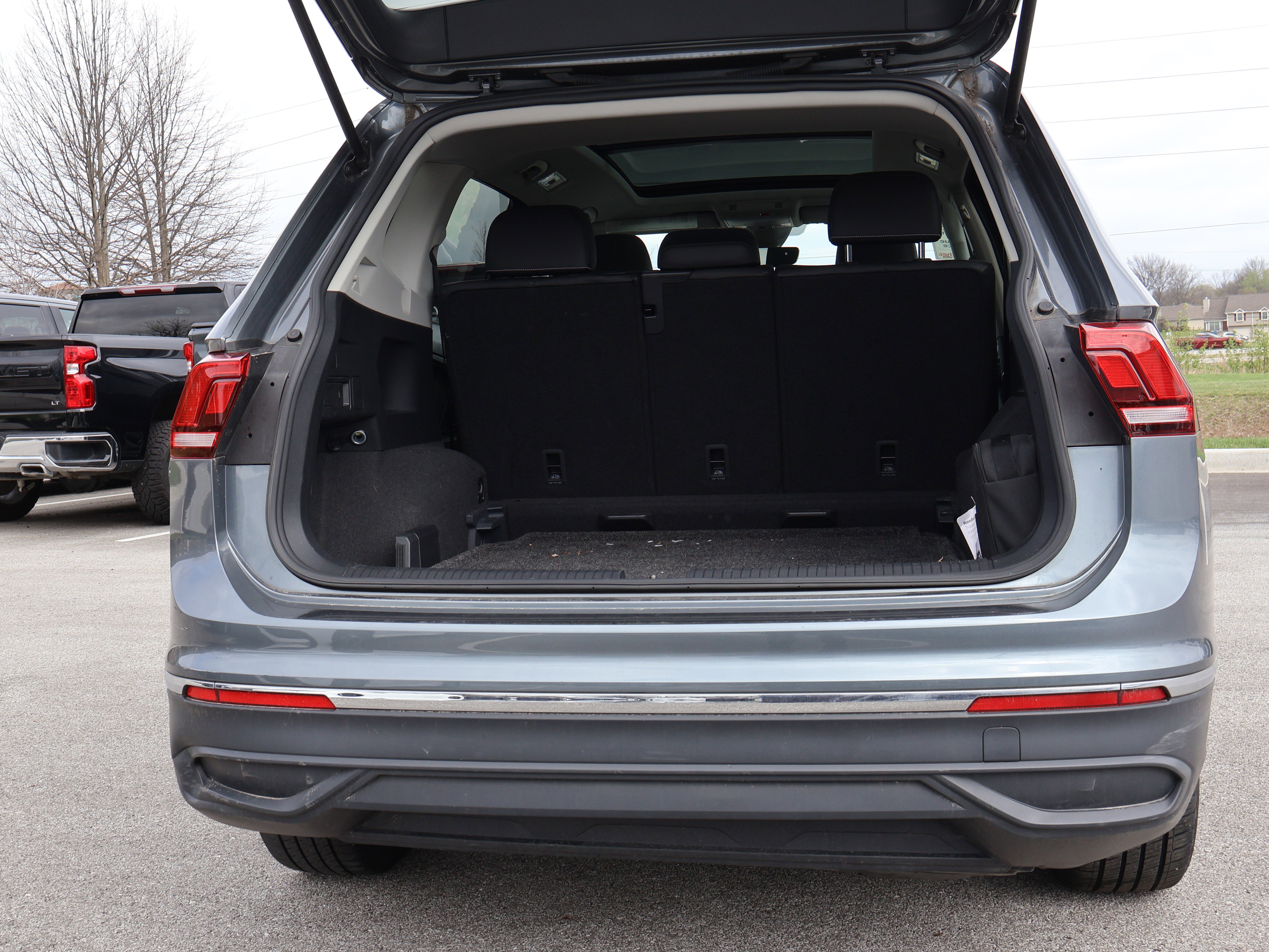 Used 2023 Volkswagen Tiguan SE image 19