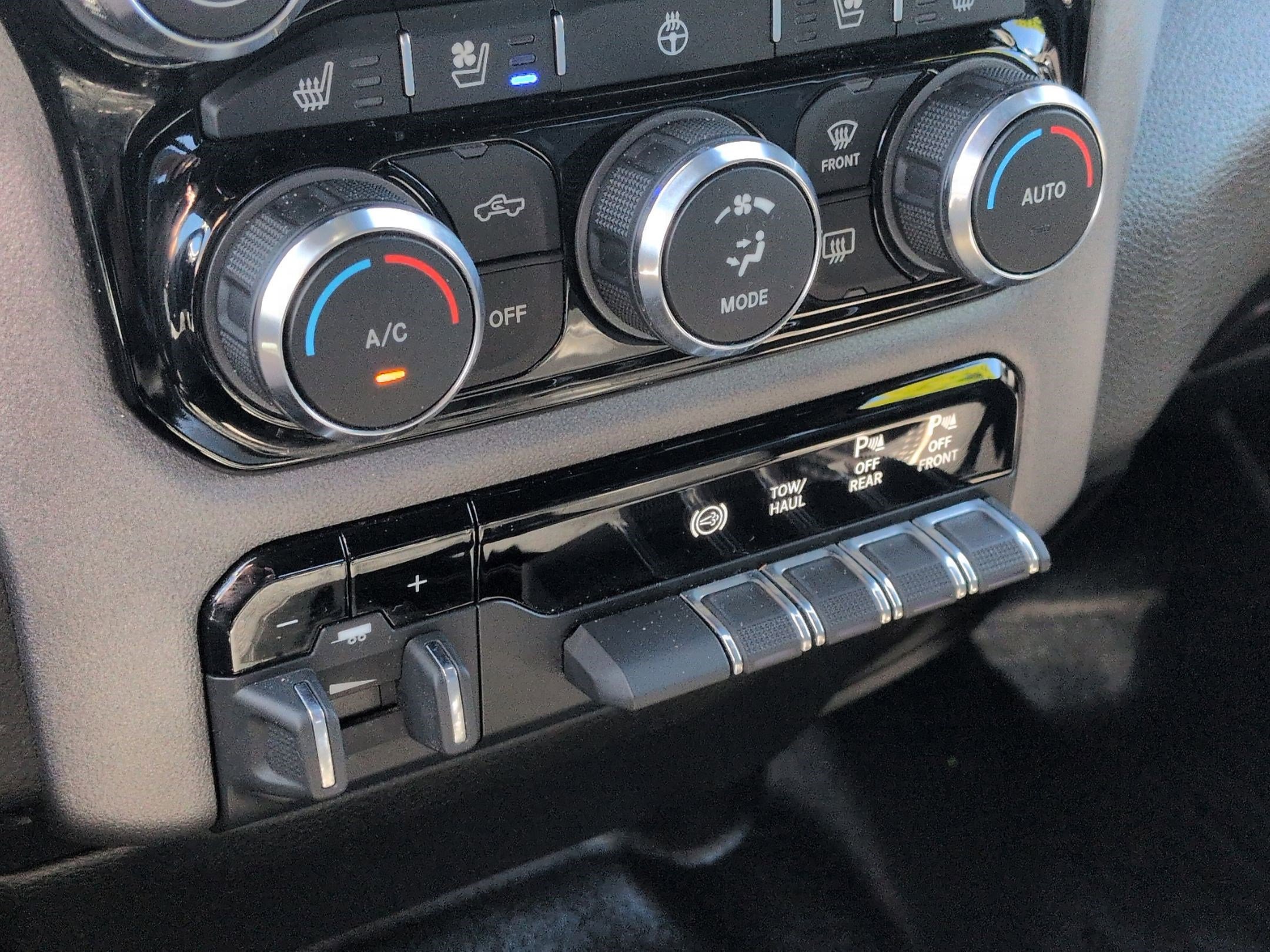 Used 2020 RAM 2500 Laramie image 25