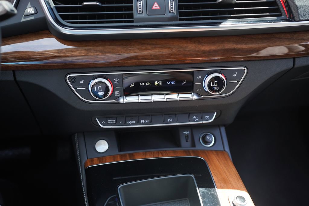 Used 2023 Audi Q5 2.0T Premium Plus w/ Premium Plus Package AWD/4WD image 32