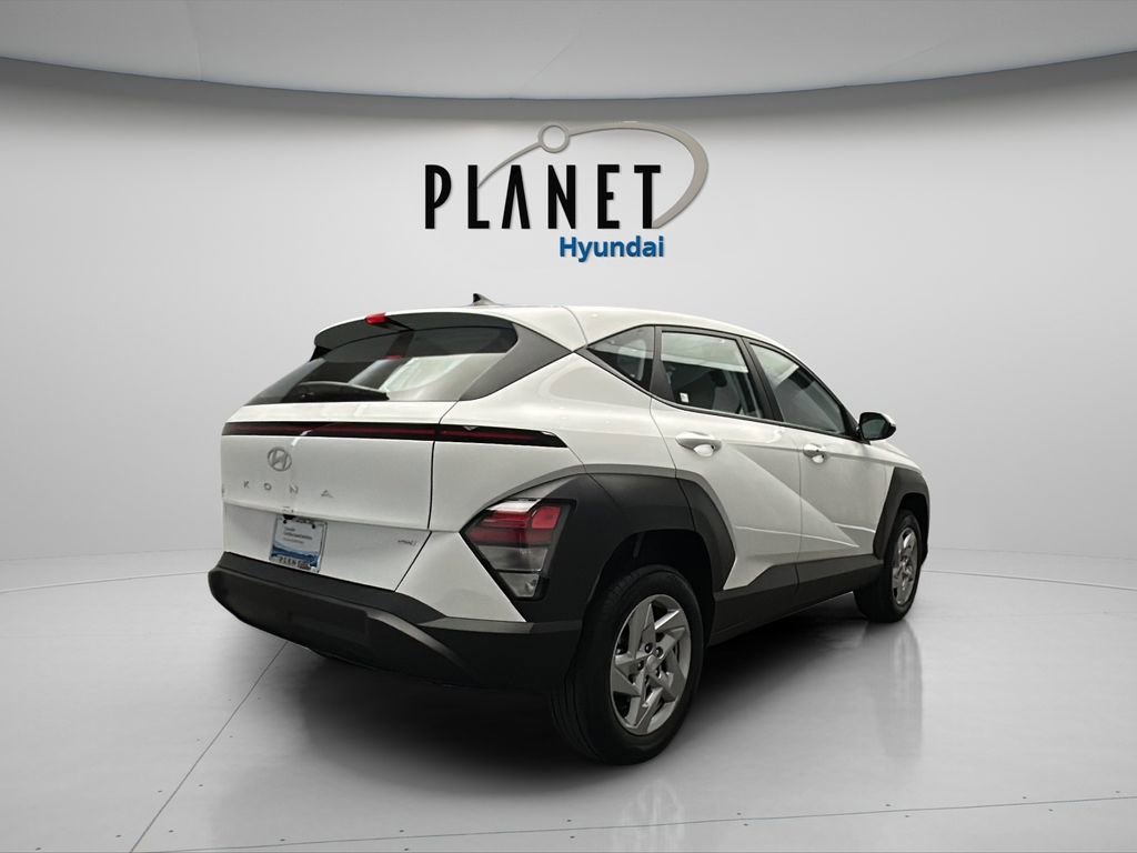 Certified 2025 Hyundai Kona SE image 7