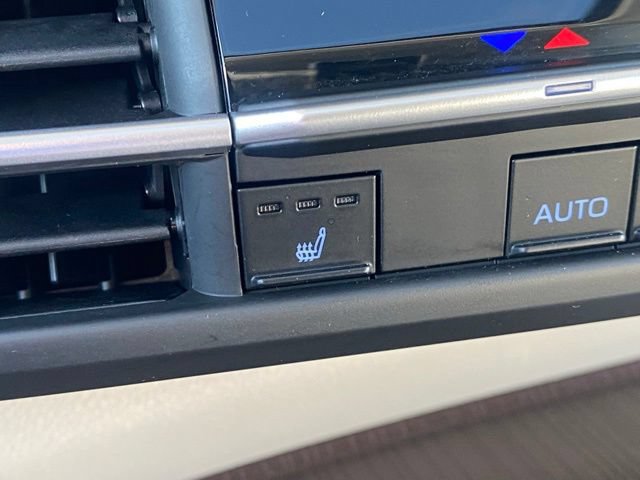 Used 2021 Toyota Sienna XLE AWD/4WD image 18
