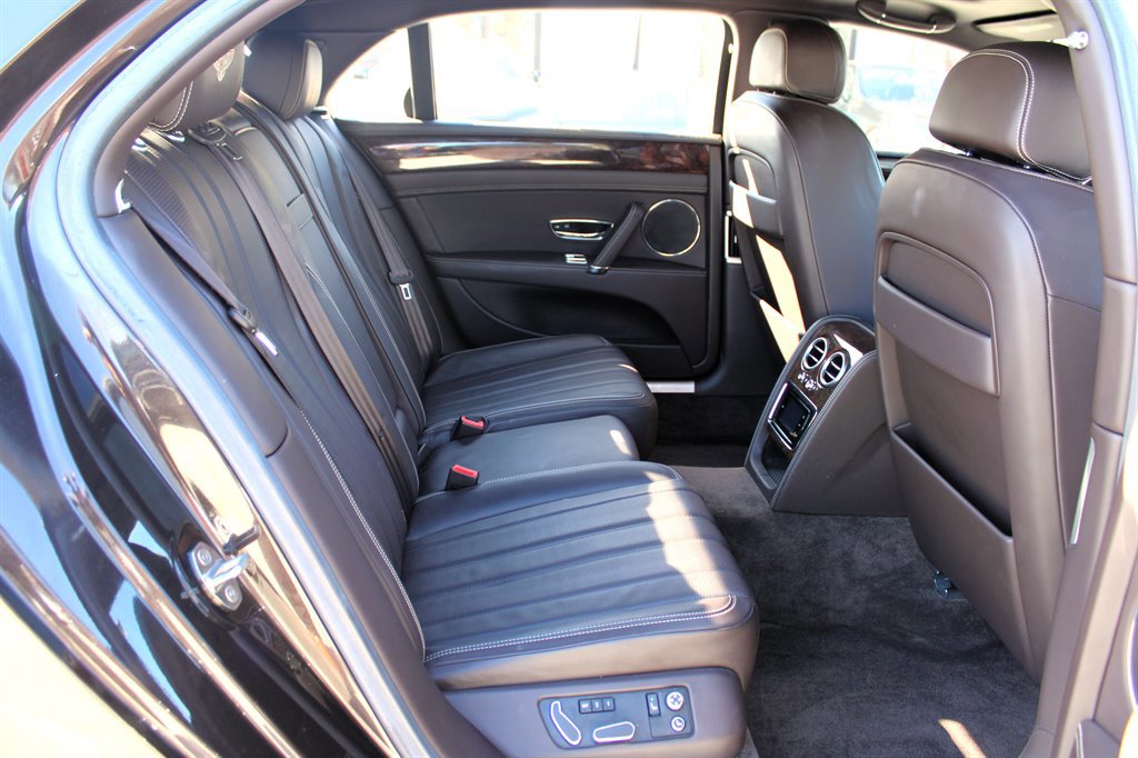 Used 2015 Bentley Flying Spur W12 image 21