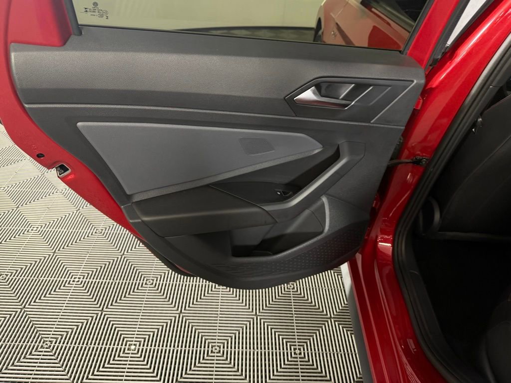 Used 2025 Volkswagen Jetta GLI Autobahn w/ GLI Black Package image 29