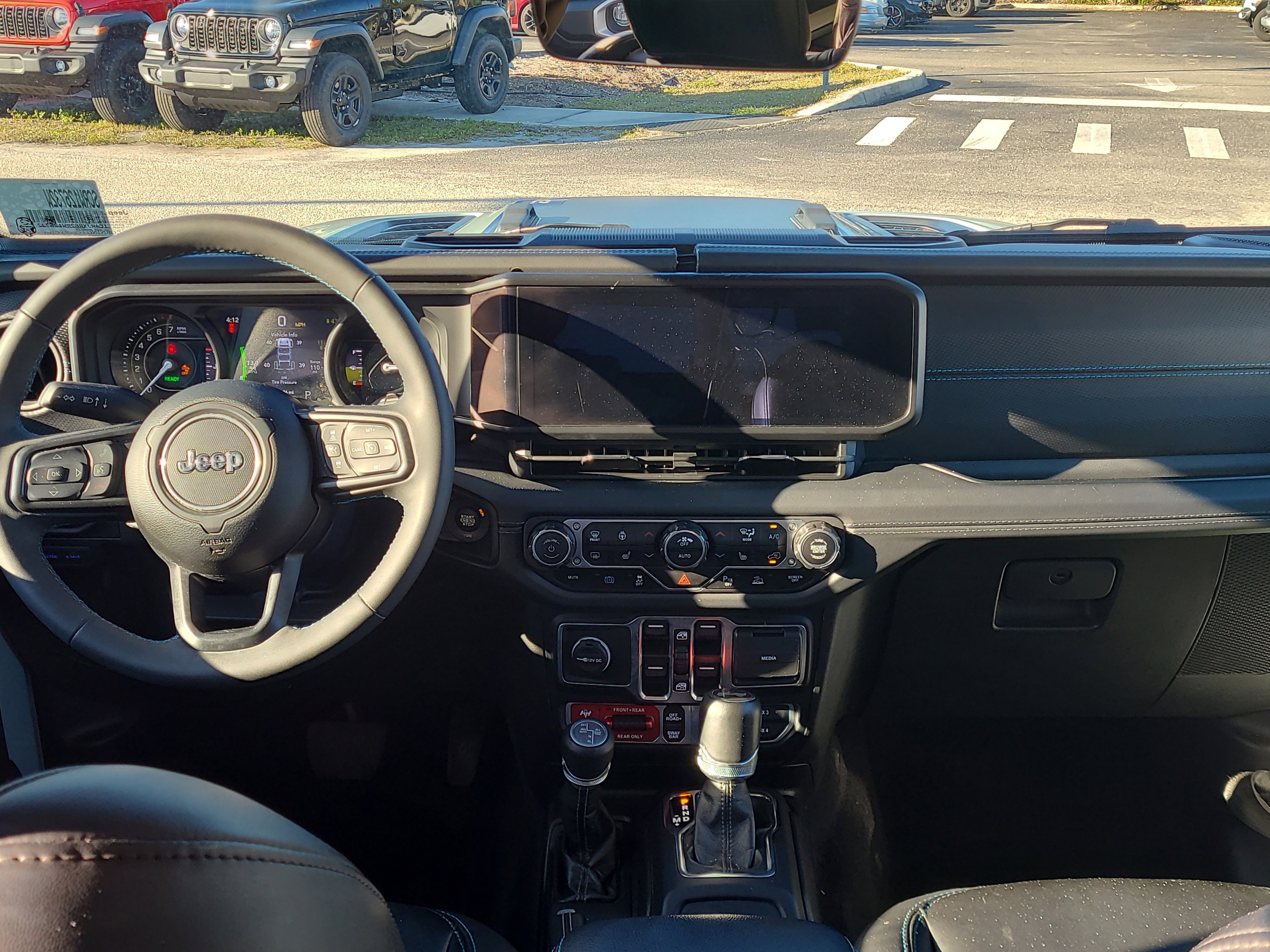 Used 2024 Jeep Wrangler Unlimited Rubicon 4xe image 14