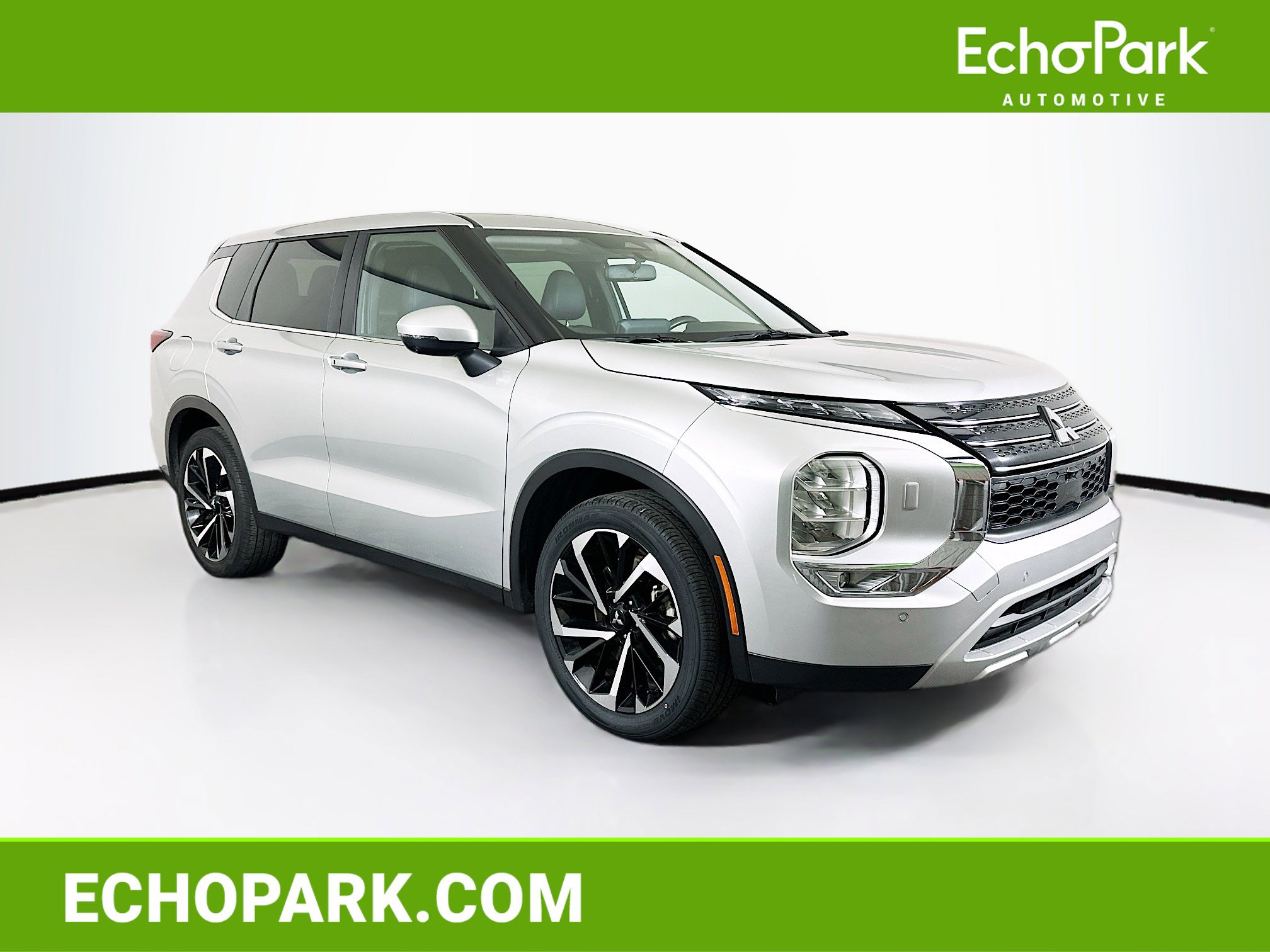 Used 2024 Mitsubishi Outlander SE Black Edition image 1