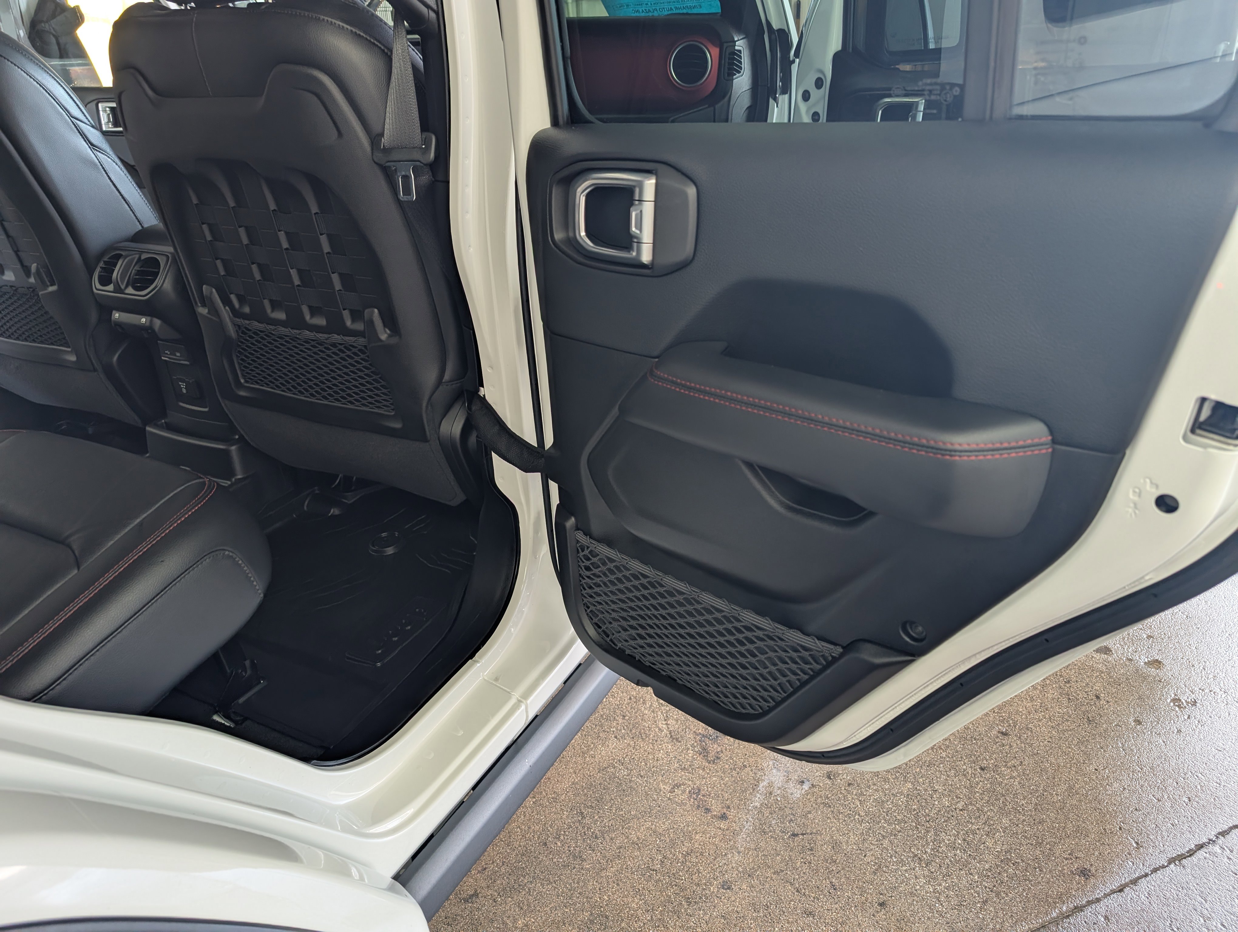 Used 2018 Jeep Wrangler Unlimited Rubicon image 7