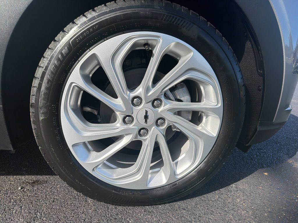 New 2027 Chevrolet Bolt LT w/ Comfort Package FWD image 11