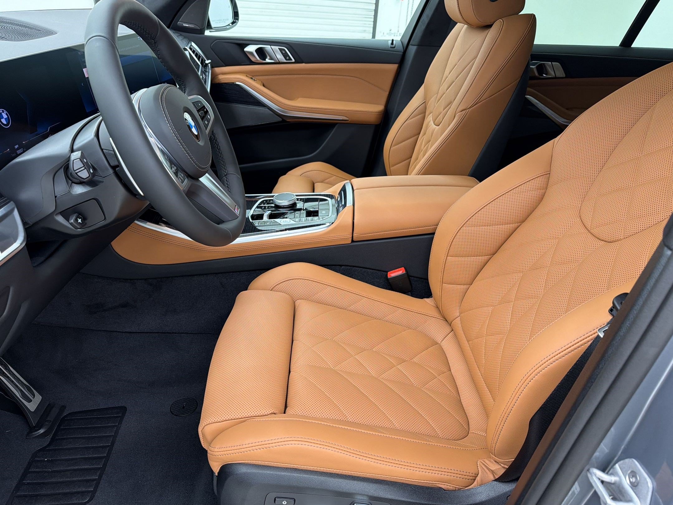New 2026 BMW X5 xDrive40i w/ M Sport Package AWD/4WD image 5