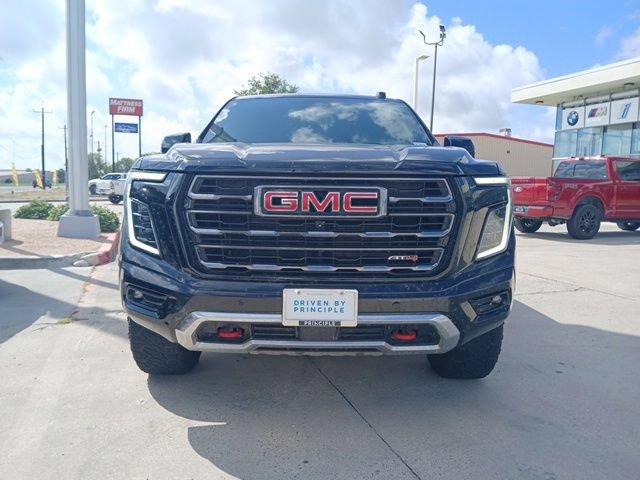 Used 2025 GMC Yukon AT4 w/ AT4 Premium Package AWD/4WD image 2