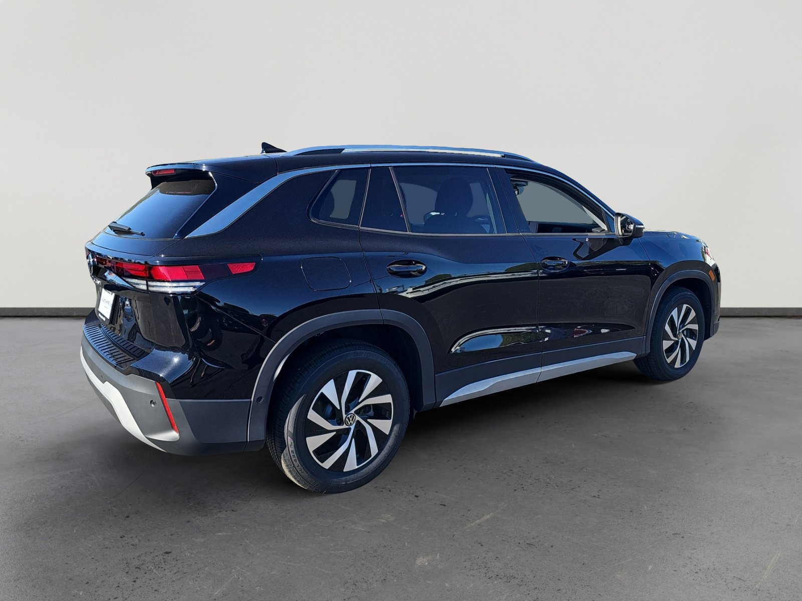 New 2025 Volkswagen Tiguan S image 5